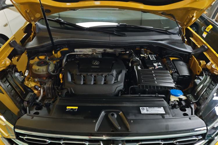 Used Volkswagen Tayron 2019 330TSI Two-Wheel-Drive Luxury Plus China VI Standard Engine Bay