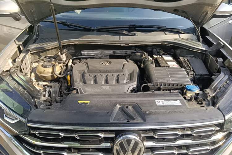 Used Volkswagen Tayron 2019 330TSI Two-Wheel Drive Luxury Model China VI Standard Engine Bay