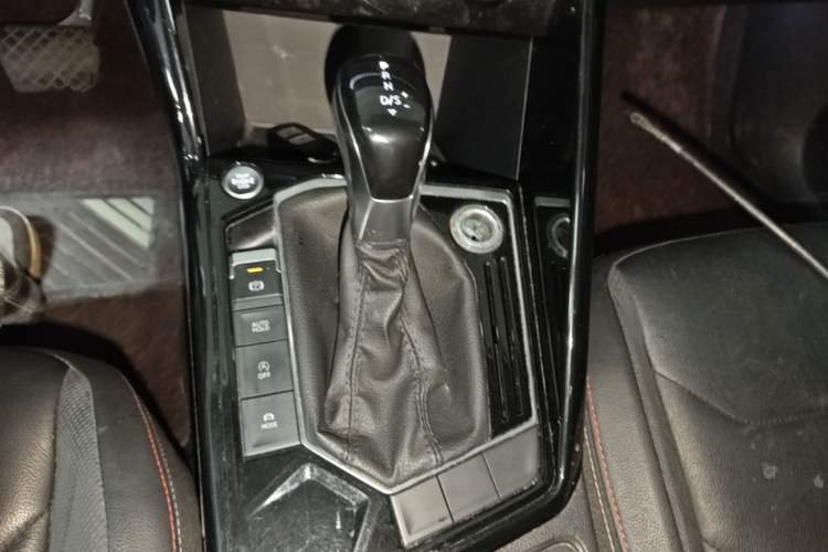 Used Volkswagen Tayron 2019 330TSI Two-Wheel Drive Luxury Model China VI Standard Gear Lever