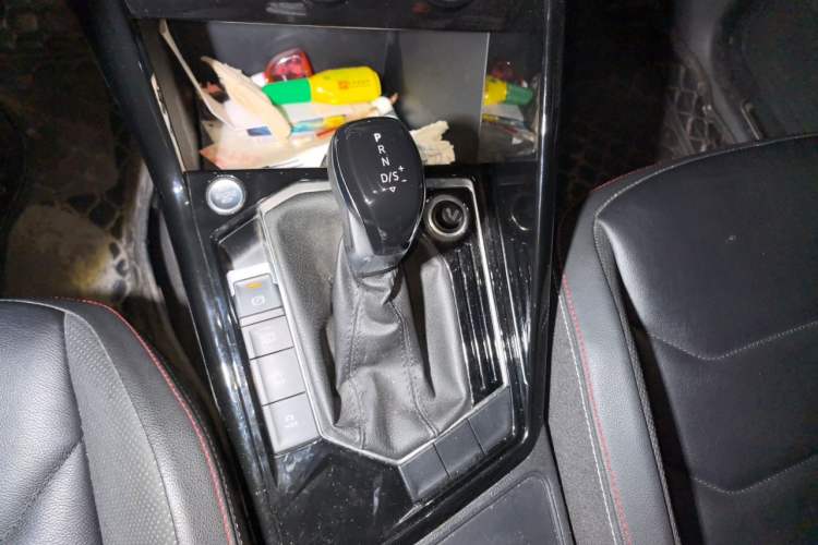 Used Volkswagen Tayron 2019 Teramont Edition 280TSI Two-Wheel Drive Luxury Model China VI Standard Gear Lever
