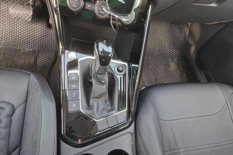 Used Volkswagen Tayron 2019 330TSI Two-Wheel Drive Luxury Model China VI Standard Gear Lever
