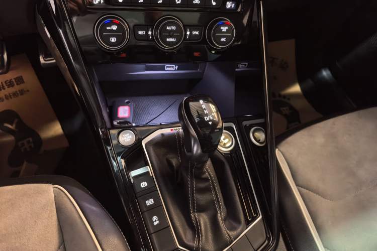 Used Volkswagen Tayron 2019 380TSI Four-Wheel Drive R-Line China VI-standard Gear Lever
