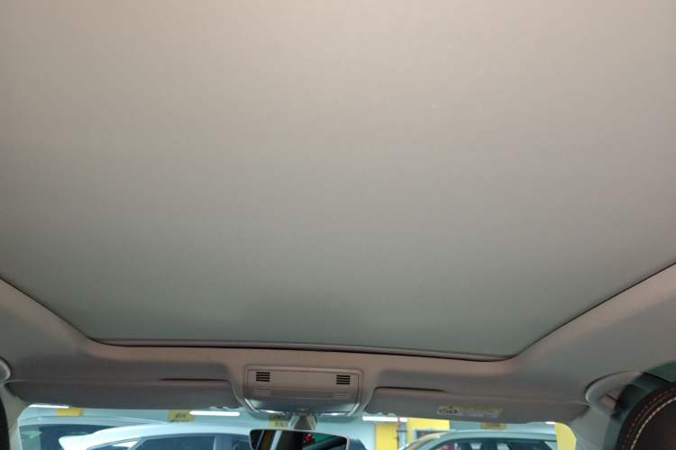 Used Volkswagen Tayron 2019 330TSI Two-Wheel-Drive Luxury Plus China VI Standard Headliner