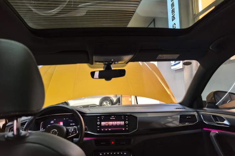 Used Volkswagen Tayron 2019 380TSI Four-Wheel Drive R-Line China VI-standard Headliner