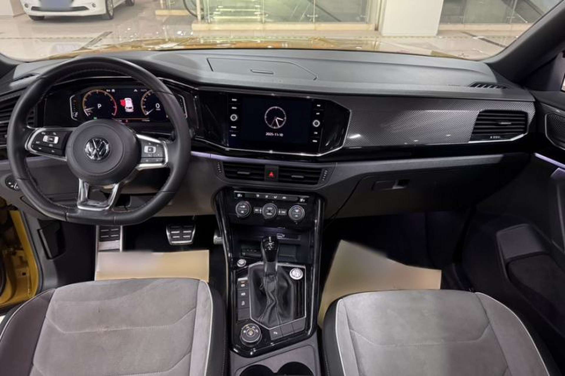 Used Volkswagen Tayron 2019 380TSI Four-Wheel Drive R-Line China VI-standard Interior 1