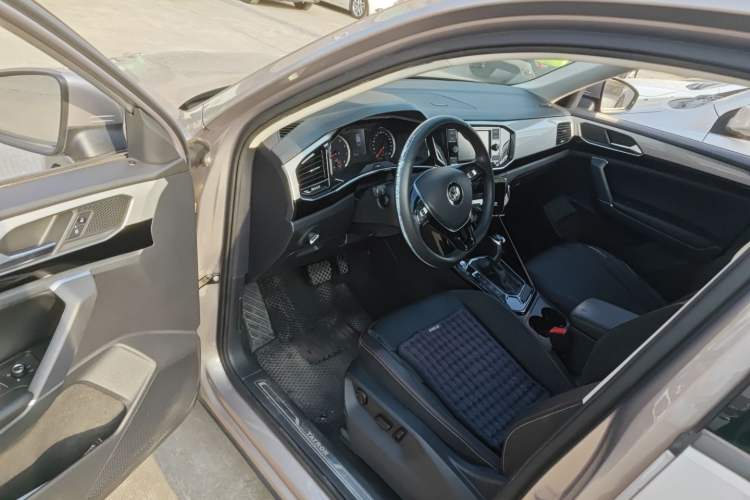 Used Volkswagen Tayron 2019 330TSI Two-Wheel Drive Luxury Model China VI Standard Interior 3