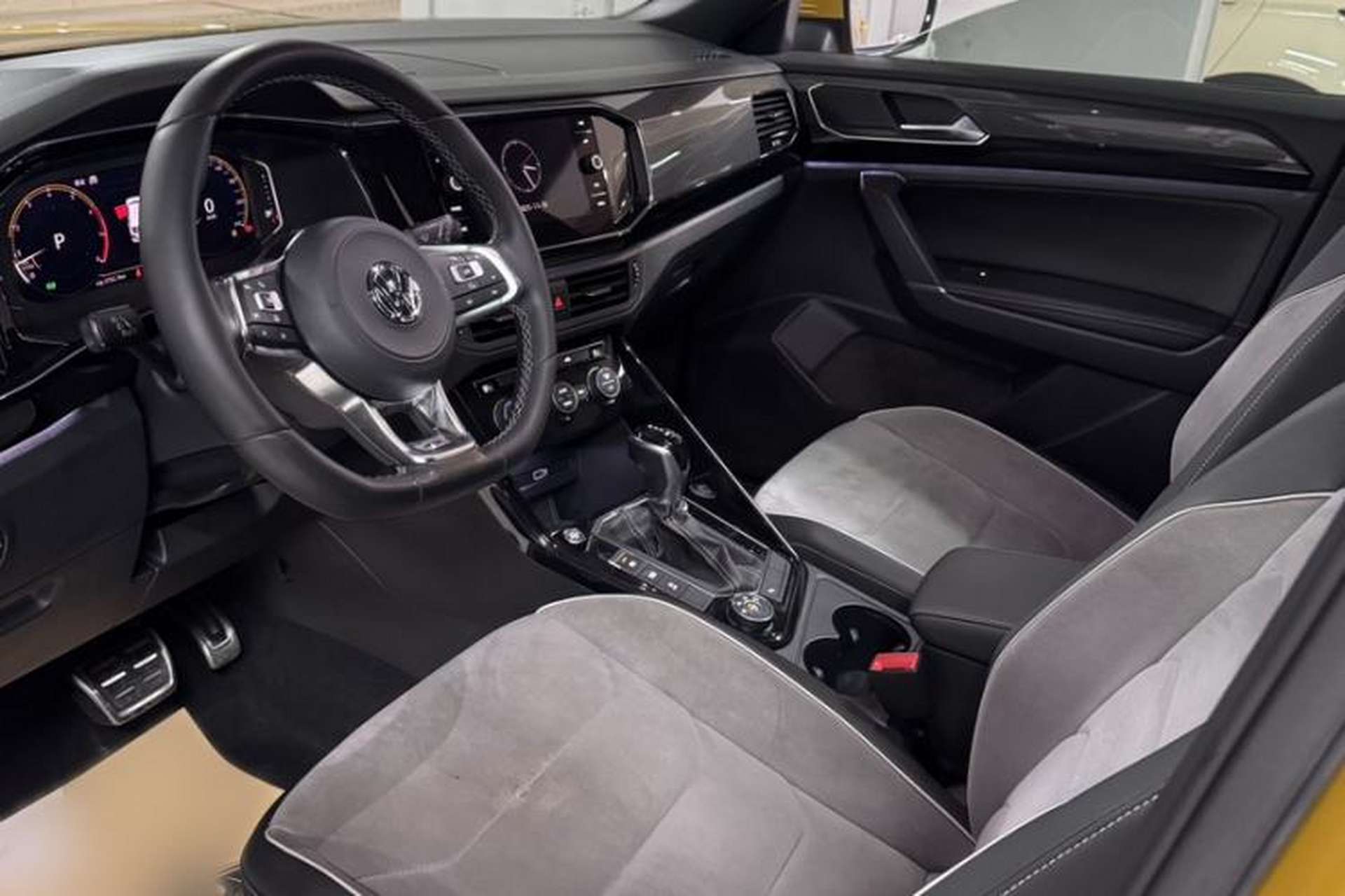 Used Volkswagen Tayron 2019 380TSI Four-Wheel Drive R-Line China VI-standard Interior 3