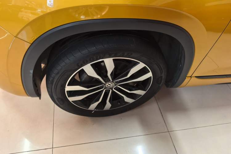 Used Volkswagen Tayron 2019 380TSI Four-Wheel Drive R-Line China VI-standard Left Front Wheel Hub