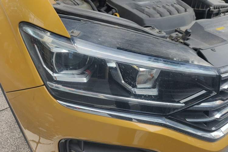 Used Volkswagen Tayron 2019 330TSI Two-Wheel-Drive Luxury Version China V Emission Standard Right Front Headlight