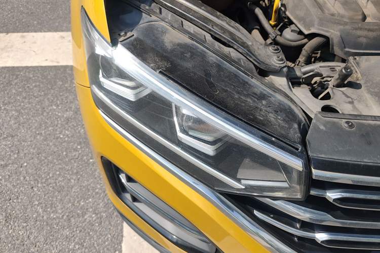 Used Volkswagen Tayron 2019 330TSI Two-Wheel-Drive Luxury Version China V Emission Standard Right Front Headlight