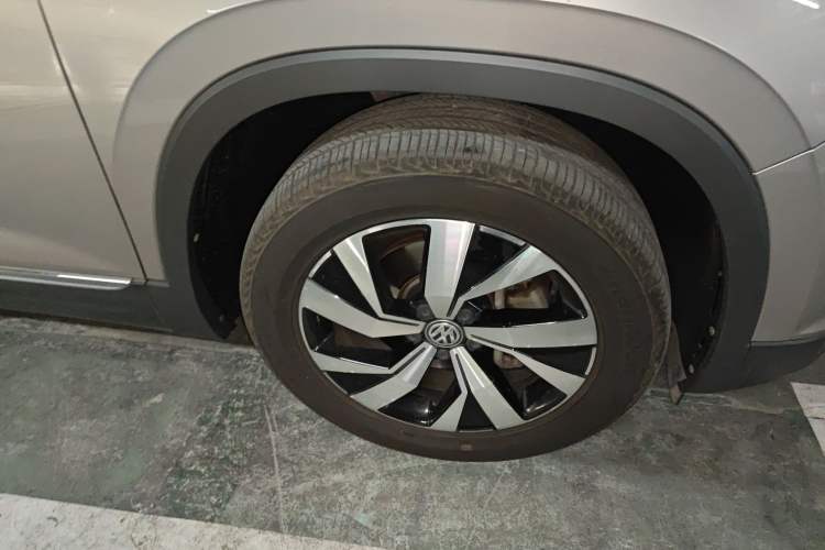 Used Volkswagen Tayron 2019 330TSI Two-Wheel Drive Luxury Model China VI Standard Right Front Wheel Hub