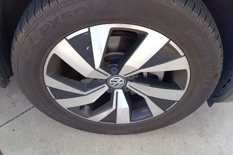 Used Volkswagen Tayron 2019 330TSI Two-Wheel Drive Luxury Model China VI Standard Right Front Wheel Hub