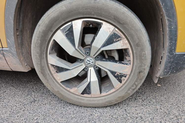 Used Volkswagen Tayron 2019 330TSI Two-Wheel Drive Luxury Model China VI Standard Right Front Wheel Hub