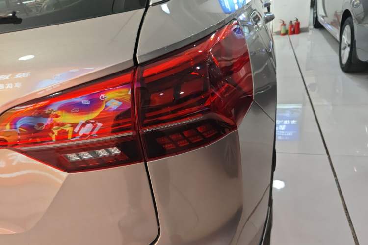 Used Volkswagen Tayron 2019 330TSI Two-Wheel Drive Luxury Model China VI Standard Right Rear Taillight