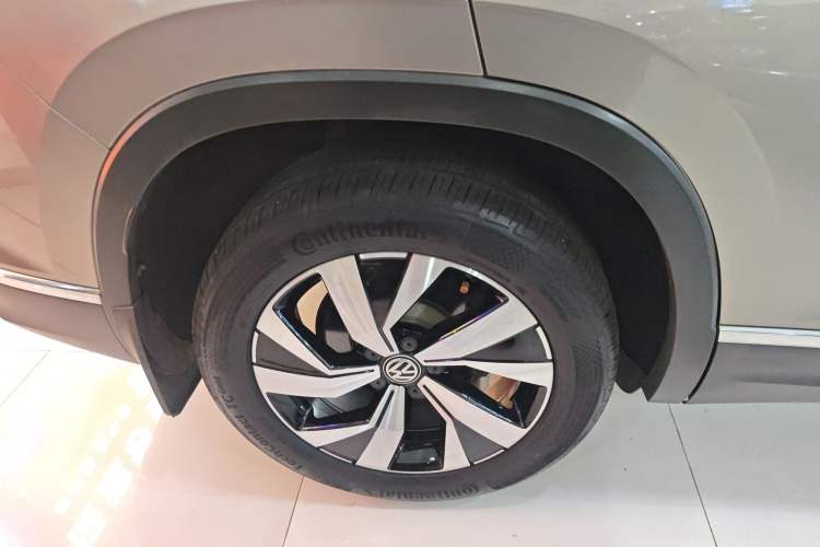Used Volkswagen Tayron 2019 330TSI Two-Wheel Drive Luxury Model China VI Standard Right Rear Wheel Hub