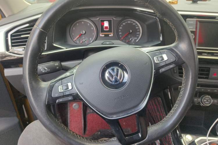 Used Volkswagen Tayron 2019 330TSI Two-Wheel-Drive Luxury Version China V Emission Standard Steering Wheel