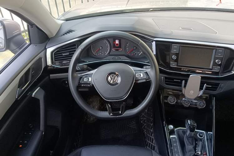 Used Volkswagen Tayron 2019 330TSI Two-Wheel Drive Luxury Model China VI Standard Steering Wheel