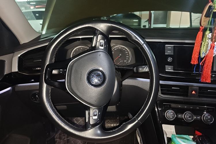 Used Volkswagen Tayron 2019 330TSI Two-Wheel-Drive Luxury Version China V Emission Standard Steering Wheel