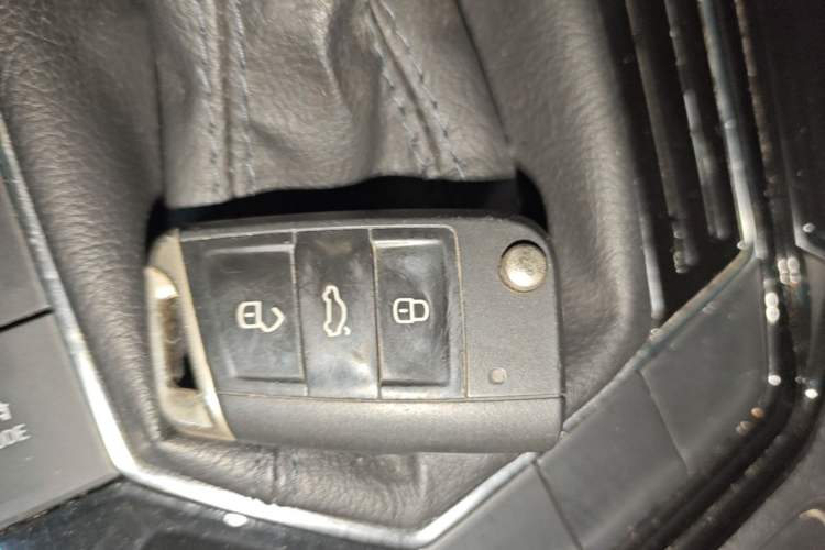 Used Volkswagen Tayron 2019 330TSI Two-Wheel Drive Luxury Model China VI Standard Vehicle Key