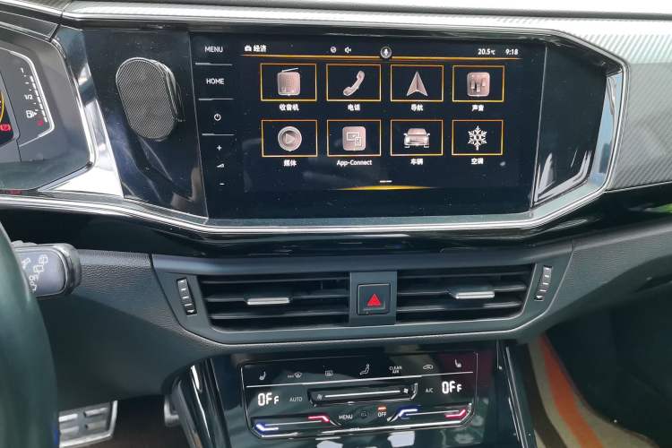 Used Volkswagen Tayron 2020 380TSI All-Wheel Drive R-Line Connected Version Audio And AC Panel