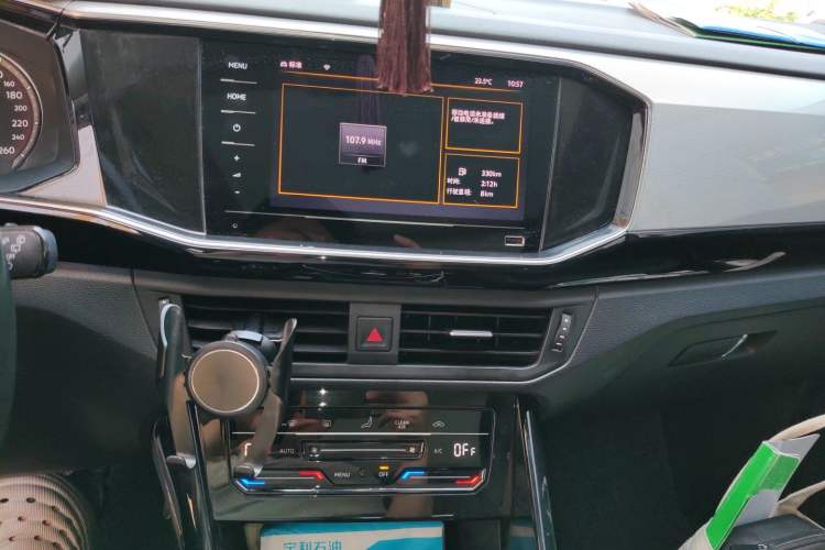 Used Volkswagen Tayron 2020 330TSI Two-Wheel Drive Luxury Smart Connectivity Version Audio And AC Panel