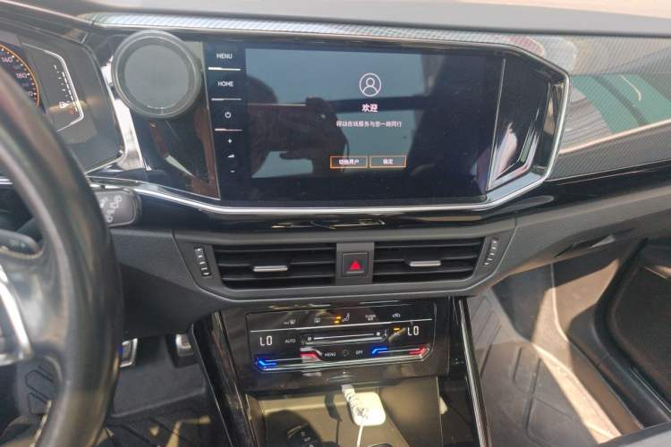 Used Volkswagen Tayron 2020 380TSI All-Wheel Drive R-Line Connected Version Audio And AC Panel