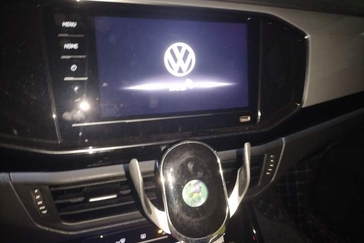 Used Volkswagen Tayron 2020 330TSI Two-Wheel Drive Luxury Smart Connectivity Version Audio And AC Panel