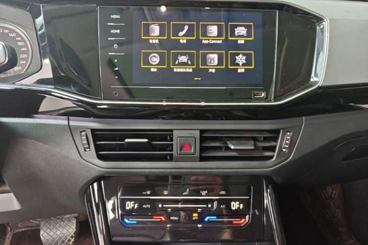 Used Volkswagen Tayron 2020 330TSI Two-Wheel Drive Luxury Smart Connectivity Version Audio And AC Panel