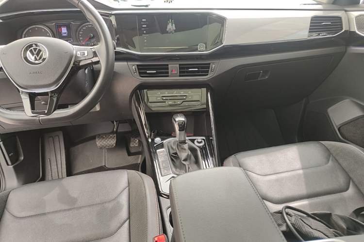Used Volkswagen Tayron 2020 330TSI Two-Wheel Drive Luxury Smart Connectivity Version Audio And AC Panel