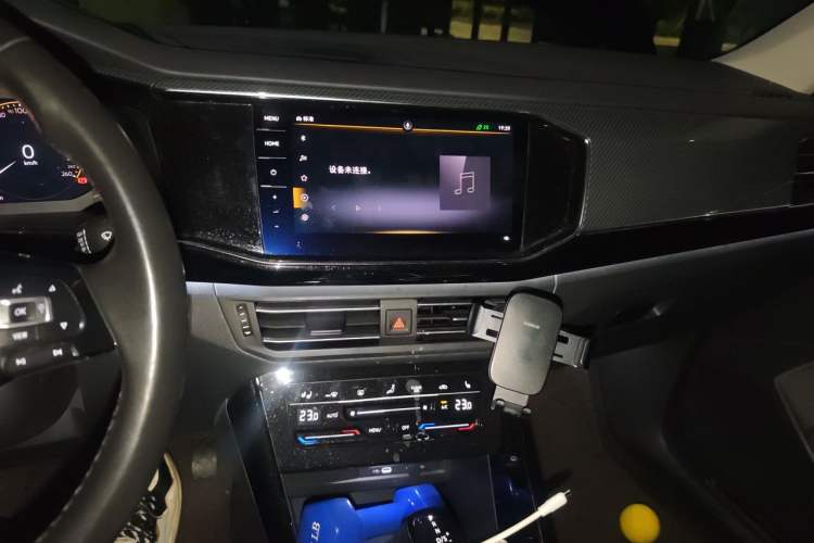 Used Volkswagen Tayron 2020 330TSI Two-Wheel Drive Luxury Connected Pro Edition Audio And AC Panel