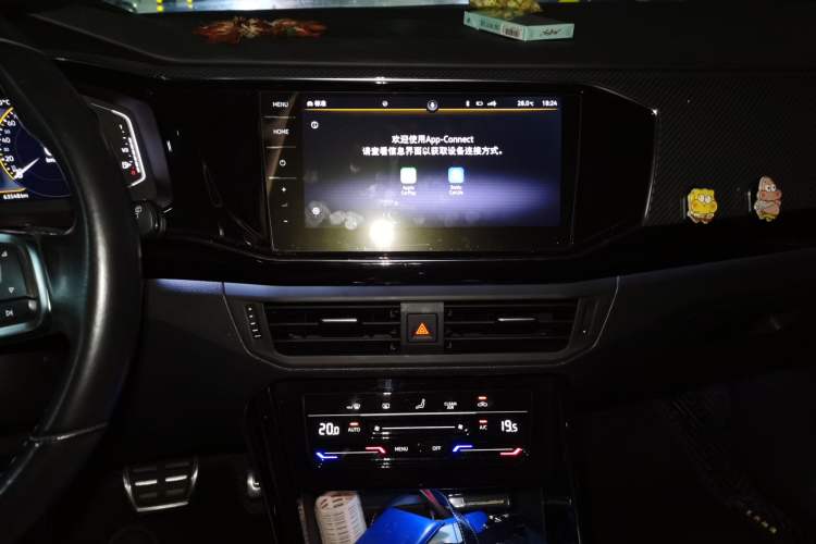 Used Volkswagen Tayron 2020 380TSI All-Wheel Drive R-Line Connected Version Audio And AC Panel