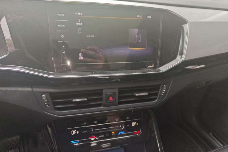 Used Volkswagen Tayron 2020 330TSI Two-Wheel Drive Luxury Smart Connectivity Version Audio And AC Panel