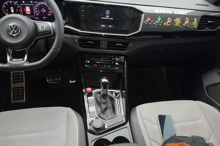 Used Volkswagen Tayron 2020 380TSI All-Wheel Drive R-Line Connected Version Audio And AC Panel