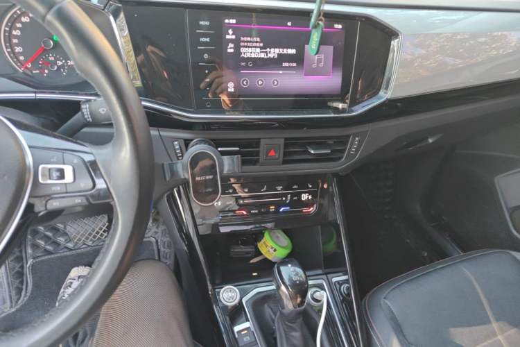 Used Volkswagen Tayron 2020 330TSI Two-Wheel Drive Luxury Smart Connectivity Version Audio And AC Panel