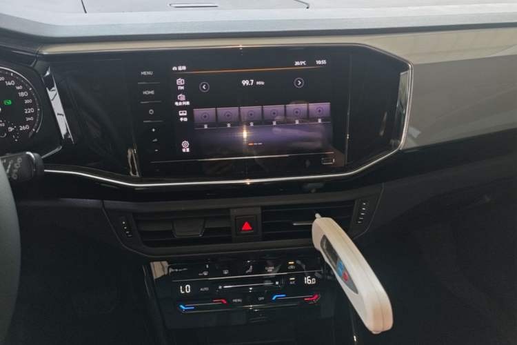 Used Volkswagen Tayron 2020 330TSI Two-Wheel Drive Luxury Smart Connectivity Version Audio And AC Panel