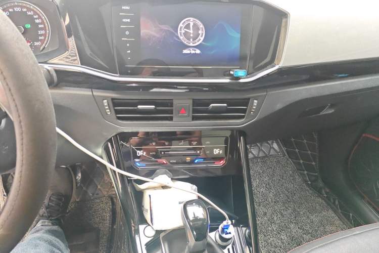 Used Volkswagen Tayron 2020 330TSI Two-Wheel Drive Luxury Smart Connectivity Version Audio And AC Panel