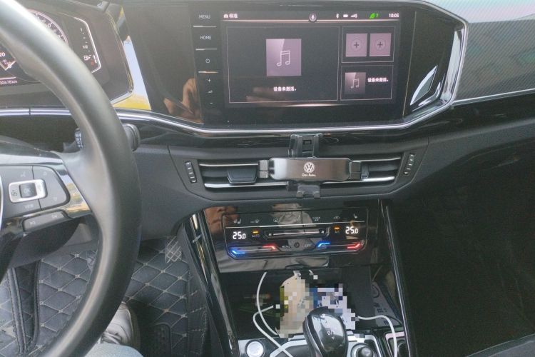 Used Volkswagen Tayron 2020 330TSI Two-Wheel Drive Luxury Connected Pro Edition Audio And AC Panel