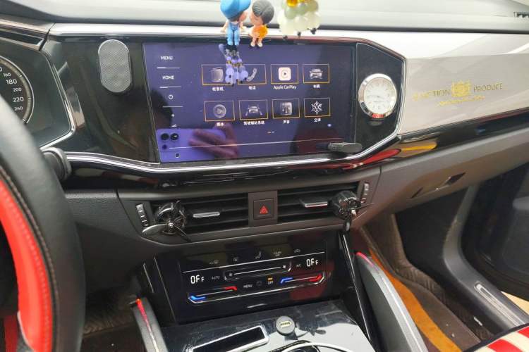 Used Volkswagen Tayron 2020 330TSI Two-Wheel Drive Luxury Smart Connectivity Version Audio And AC Panel