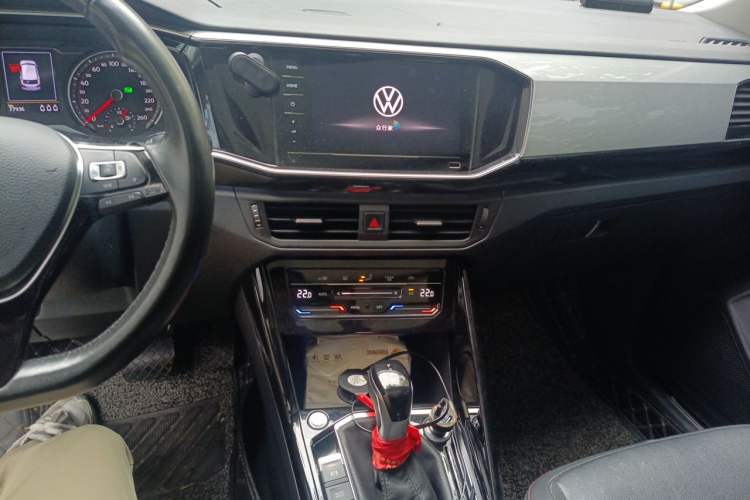 Used Volkswagen Tayron 2020 330TSI Two-Wheel Drive Luxury Smart Connectivity Version Audio And AC Panel