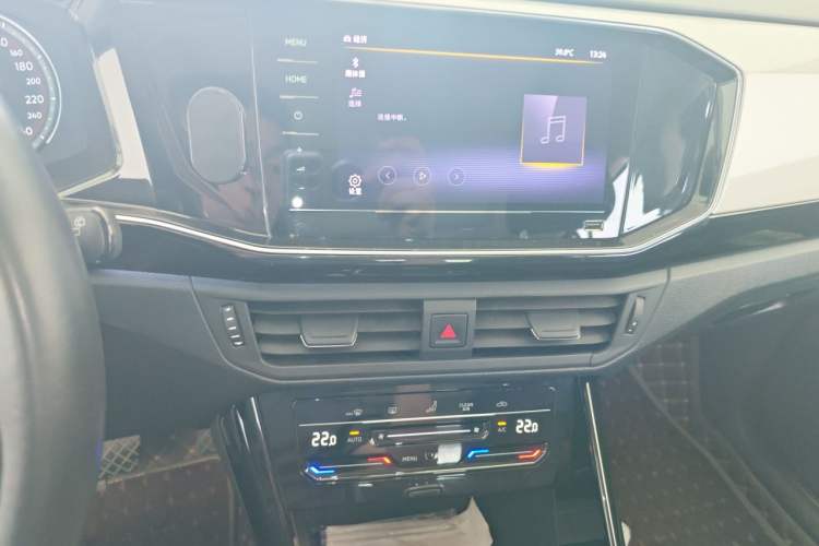 Used Volkswagen Tayron 2020 330TSI Two-Wheel Drive Luxury Smart Connectivity Version Audio And AC Panel
