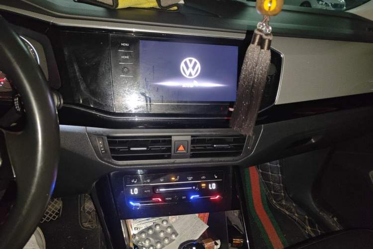 Used Volkswagen Tayron 2020 330TSI Two-Wheel Drive Luxury Smart Connectivity Version Audio And AC Panel