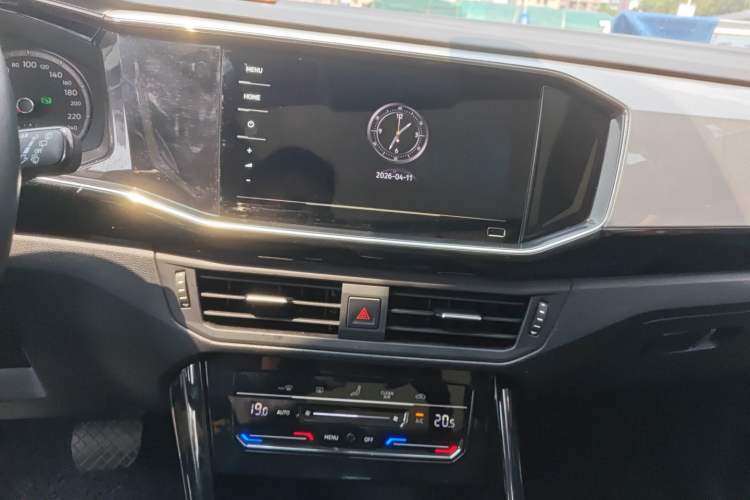 Used Volkswagen Tayron 2020 330TSI Two-Wheel Drive Luxury Smart Connectivity Version Audio And AC Panel