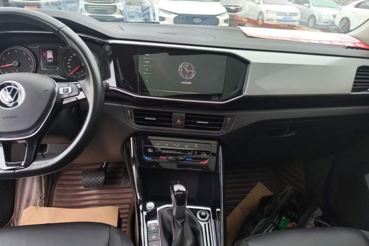 Used Volkswagen Tayron 2020 330TSI Two-Wheel Drive Luxury Smart Connectivity Version Audio And AC Panel