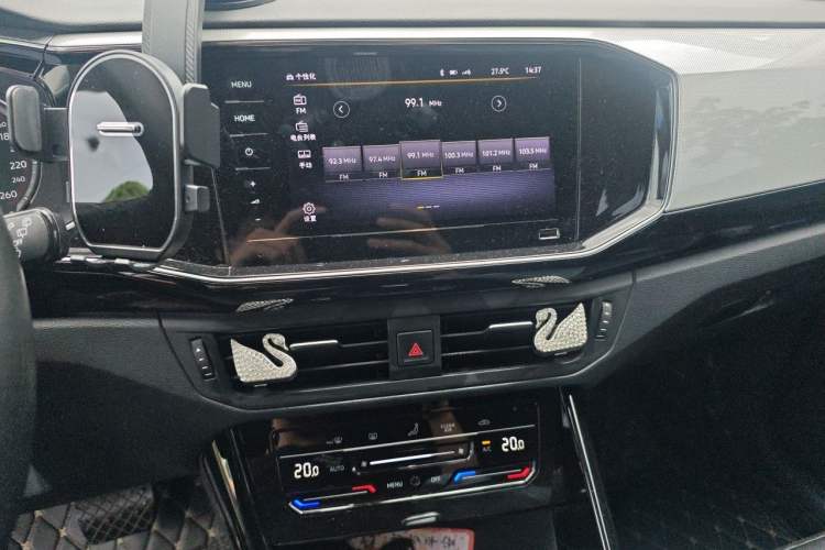 Used Volkswagen Tayron 2020 330TSI Two-Wheel Drive Luxury Smart Connectivity Version Audio And AC Panel