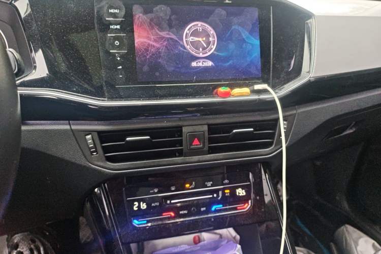 Used Volkswagen Tayron 2020 330TSI Two-Wheel Drive Luxury Smart Connectivity Version Audio And AC Panel