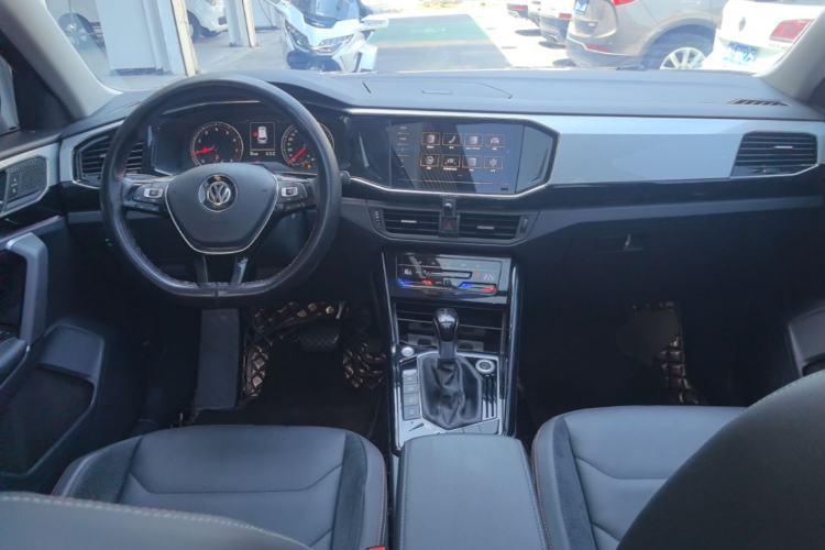 Used Volkswagen Tayron 2020 330TSI Two-Wheel Drive Luxury Smart Connectivity Version Center Console