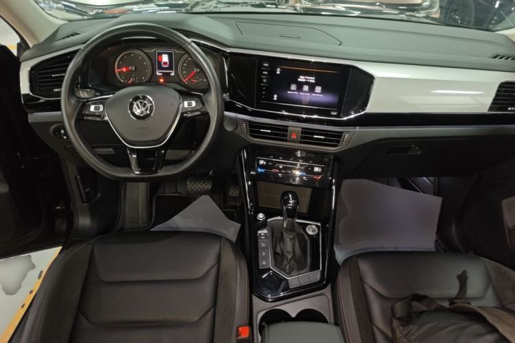 Used Volkswagen Tayron 2020 330TSI Two-Wheel Drive Luxury Smart Connectivity Version Center Console