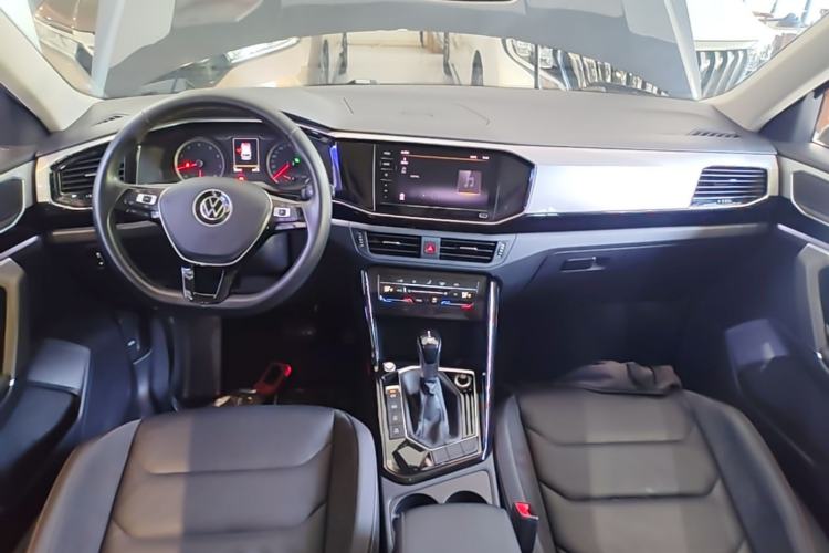 Used Volkswagen Tayron 2020 330TSI Two-Wheel Drive Luxury Smart Connectivity Version Center Console