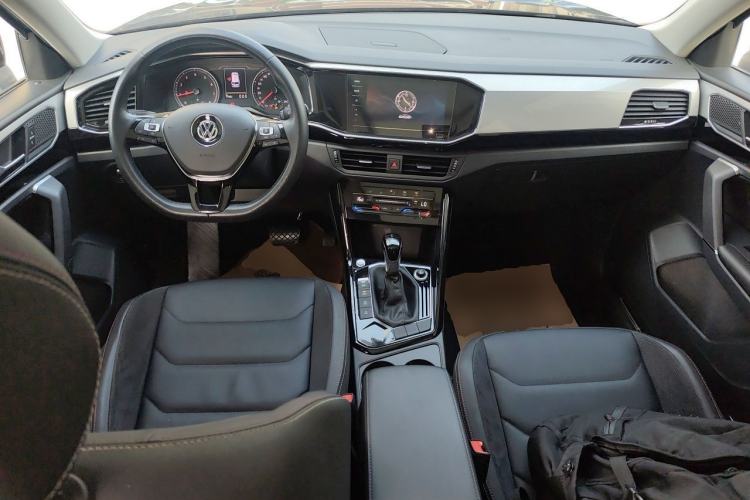 Used Volkswagen Tayron 2020 330TSI Two-Wheel Drive Luxury Smart Connectivity Version Center Console