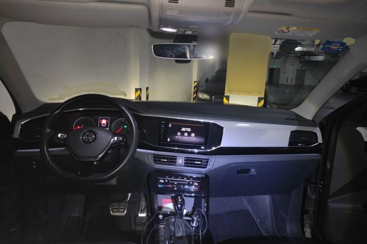 Used Volkswagen Tayron 2020 330TSI Two-Wheel Drive Luxury Smart Connectivity Version Center Console